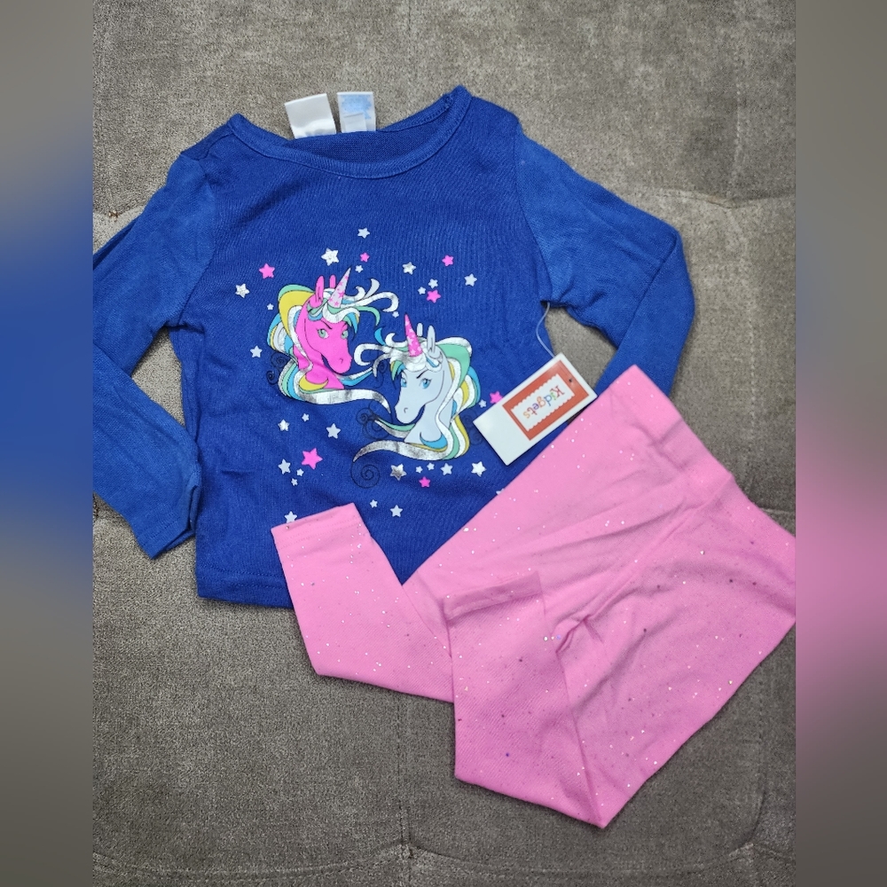 Matching set unicorns